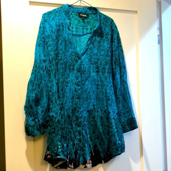 🥳PAPA Vancouver womens size Medium long sleeved or rolled cuff sleeve shirt - Picture 1 of 9